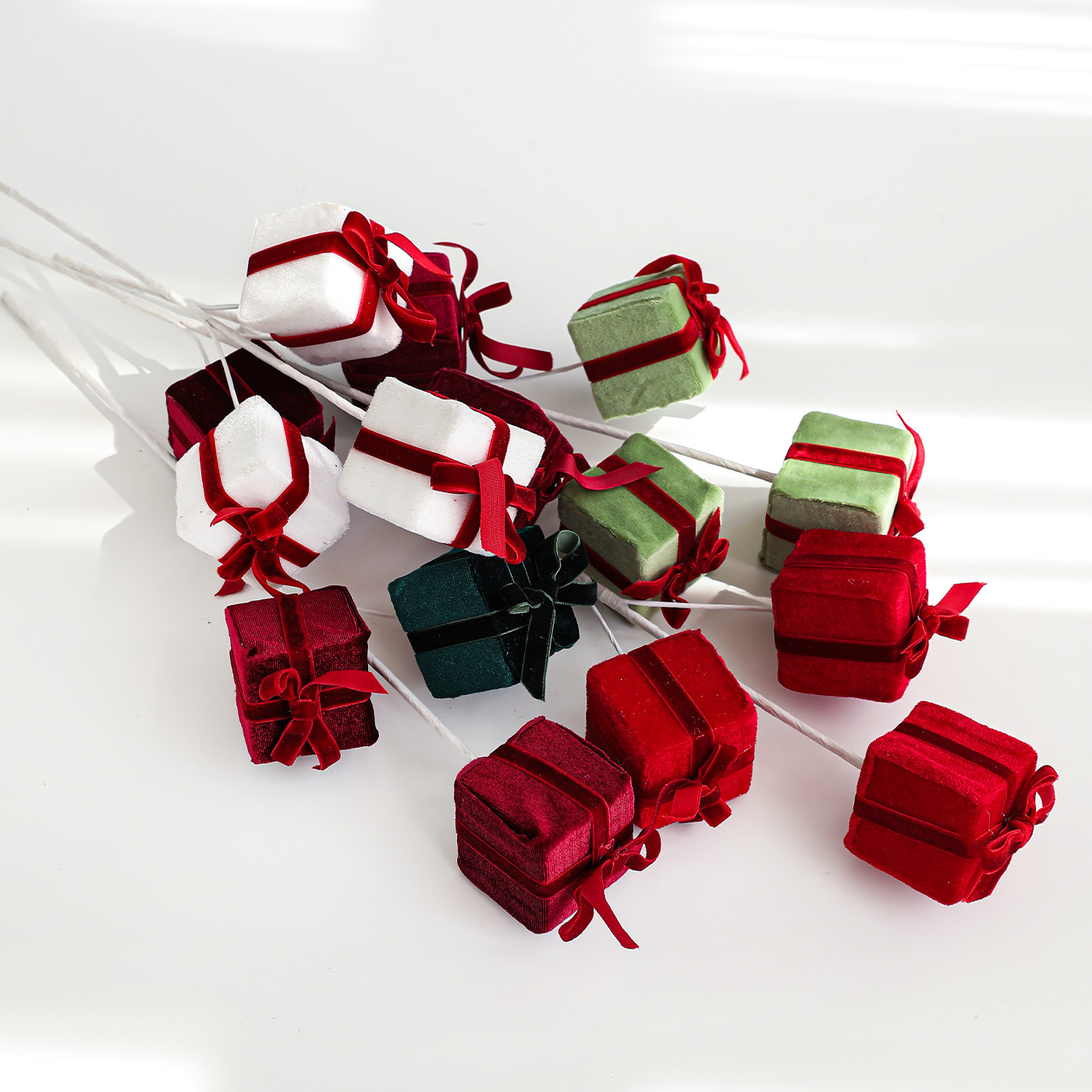 Nuevas cajas de regalo de espuma, adornos de Navidad, adornos de árbol de Navidad, cajas de regalo, arreglos de flores, props de diseño de vacaciones