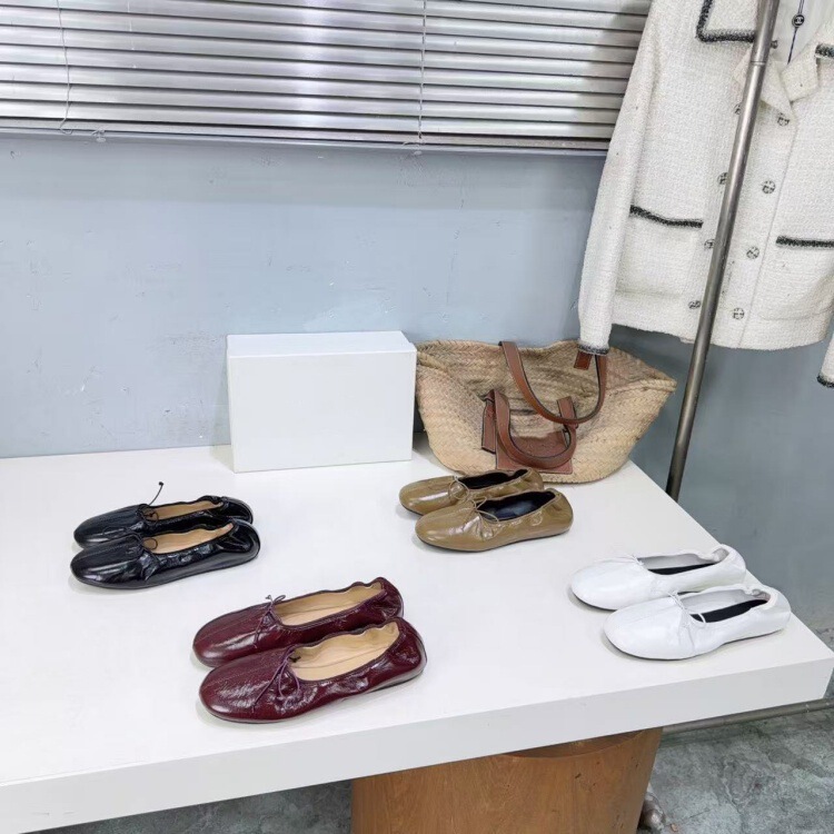 High-End 2026 Spring/Summer New Style Small Ballet French Bow Oil-Waxed Cowhide Flat Slip-On Comfortable Granny Shoes High-End 2026 Spring/Summer New Style Small Ballet French Bow Oil-Waxed Cowhide Flat Slip-On Comfortable Granny Shoes