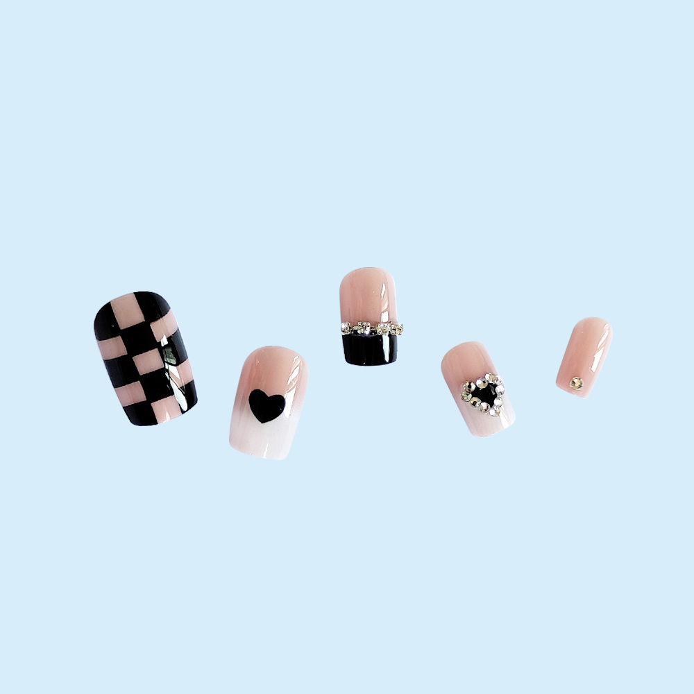Ventas transfronterizas calientes de diamantes para usar uñas de base de polvo cuadrícula amor moda manicure estilo dulce y elegante parche de uñas