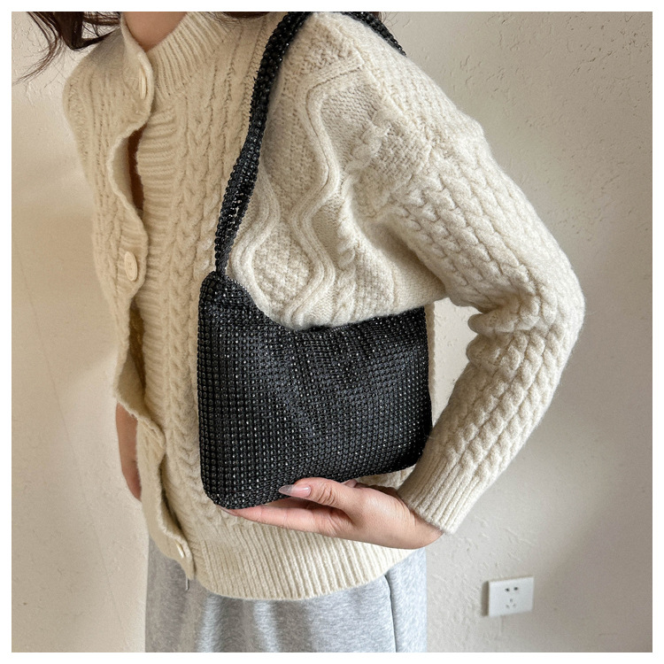 172g Weight Sewing Thread Fashion Element Zipper Closure Type Single Shoulder Strap Strap Type Underarm Bag Bags Type Daily, Shopping Occasion Pu Leather Material Solid Color Pattern All Seasons Season Women's Gender Streetwear Style Square Shape Small Size Women's Small Pu Leather Solid Color Streetwear Sewing Thread Square Zipper Underarm Bag 17