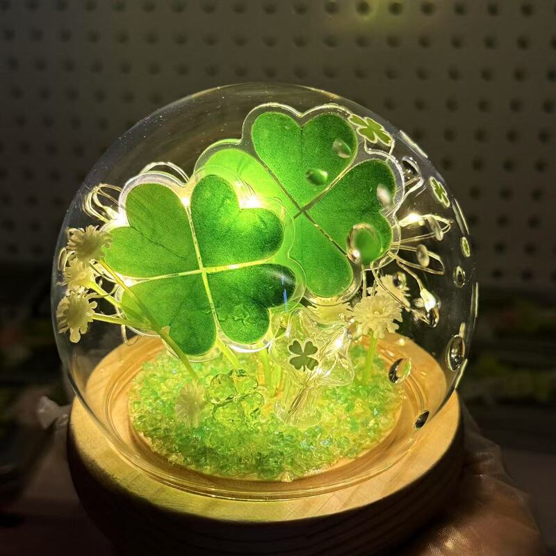 Four-Leaf Clover Night Light with Cartoon Pattern, Creative Birthday Gift, Wooden Base, Glowing Led Light, Sleep Atmosphere Ornament