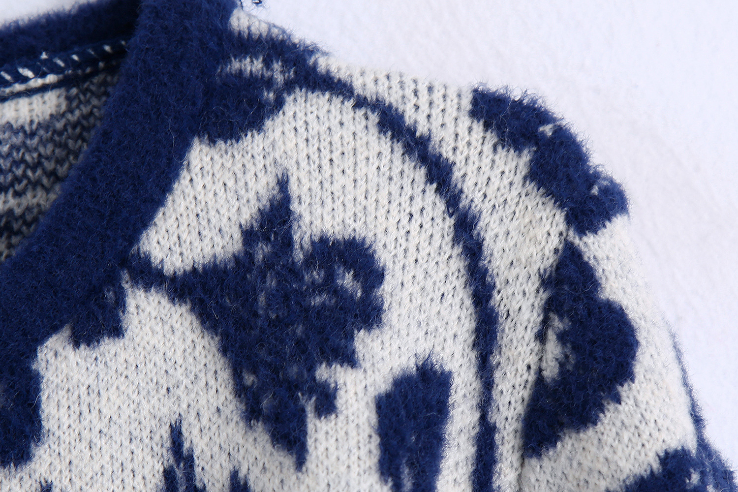 Sweater Image 4