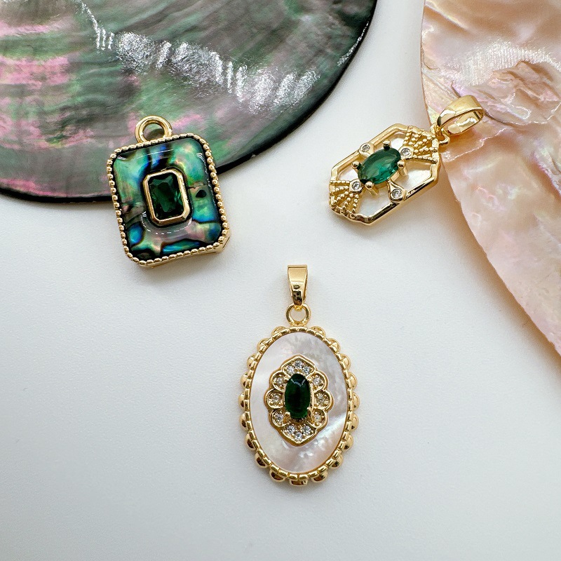 1 Piece 25mm Copper Shell Zircon 18K Gold Plated Geometric Pendant display picture 3