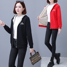纯棉加绒加厚保暖时尚休闲卫衣外套女秋冬连帽羊糕绒中年妈妈夹克