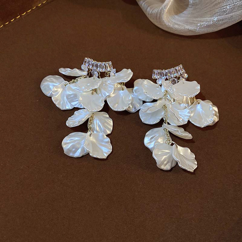 1 Pair Elegant Solid Color Plating Inlay Imitation Pearl Shell Zircon Drop Earrings display picture 2