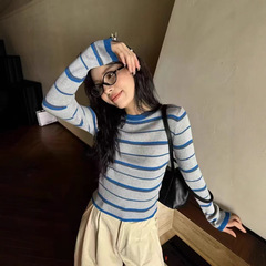 2025 女性の新しい怠惰なハイエンドラウンドネックセーター女性の秋と冬の着用レトロプルオーバーストライプセーター
