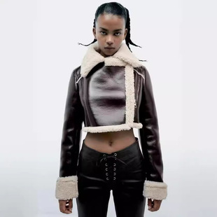 ���uͨSAW����վ�W��Ů�b���IƤëһ�wץ�q�p��̿�A������