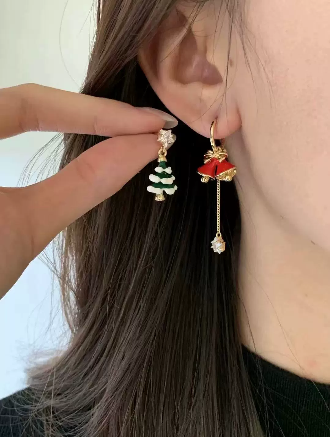 Asymmetrical Earrings, European Style for Elderly, Christmas Motifs, Lightweight 10 cm