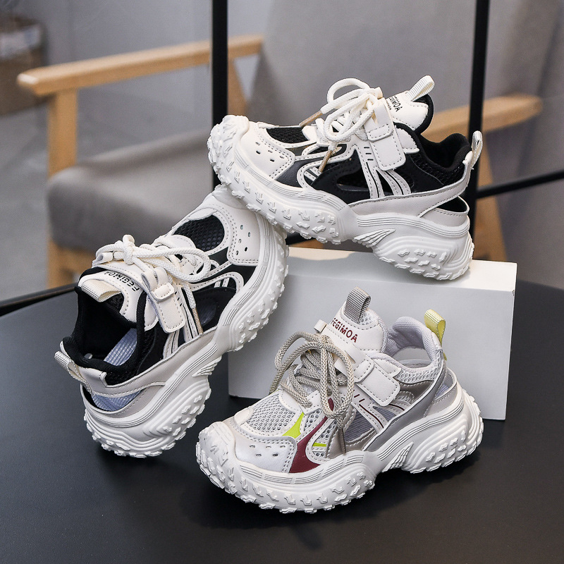 Sandalias para niñas 2025 nuevo verano Baotou zapatos de red ligeros para niños transpirables zapatos con marco deportivo de suela blanda para niños