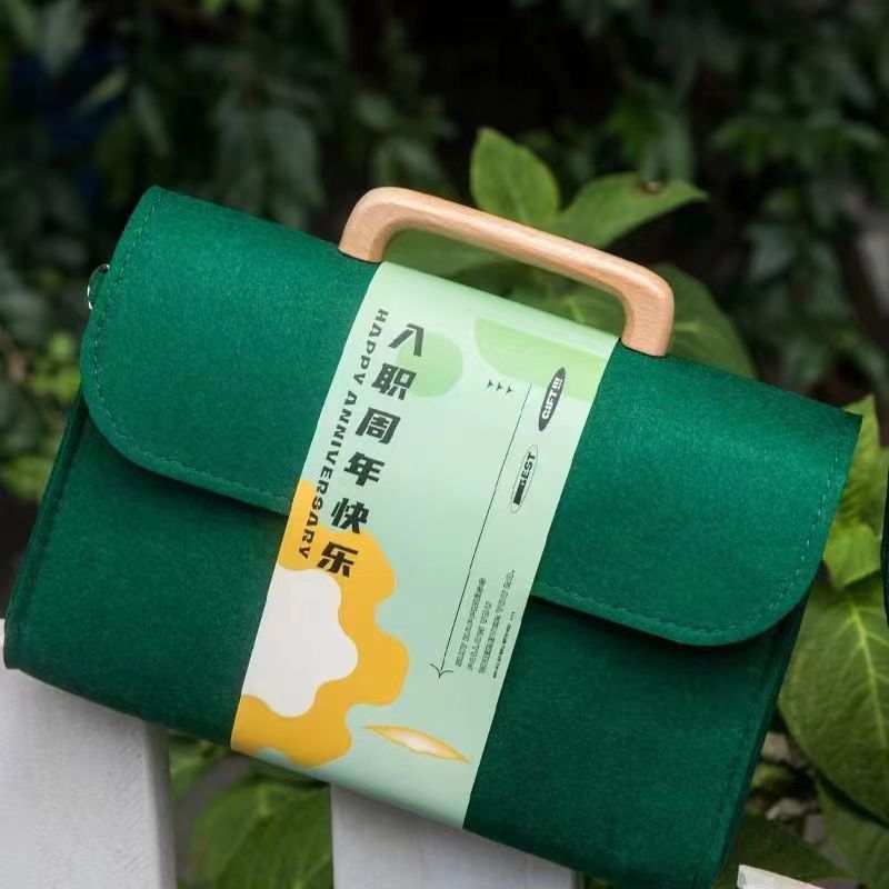 小紅書で人気の木製ハンドル付きフェルトバッグ、広告宣伝用ギフトバッグ、ビジネスファッションギフト、カスタムメイド|undefined