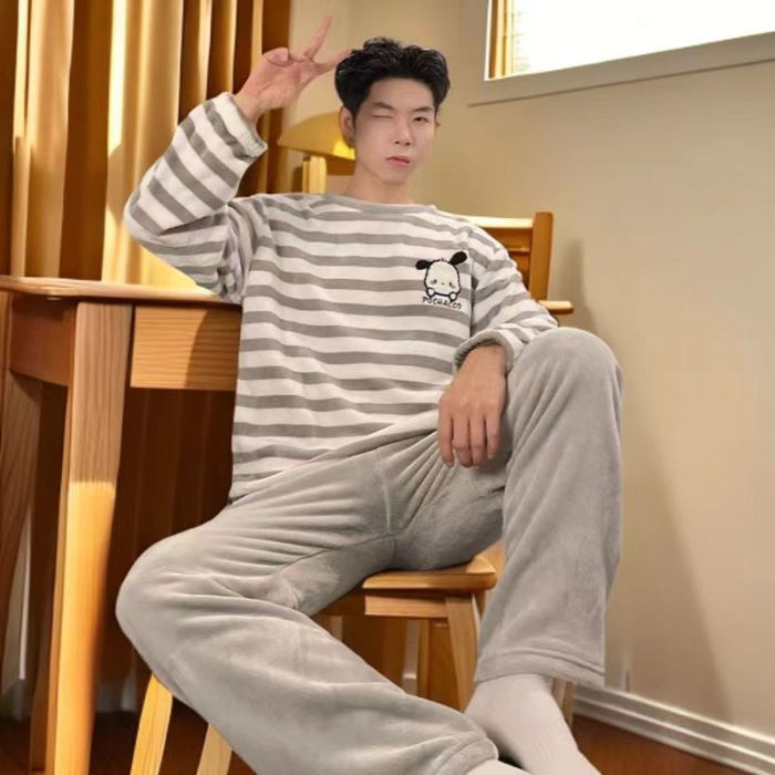 Fábrica de fuente gran cantidad de pedidos de pijamas de hombre otoño y invierno de coral espesaje de dibujos animados de franela conjunto de ropa para el hogar