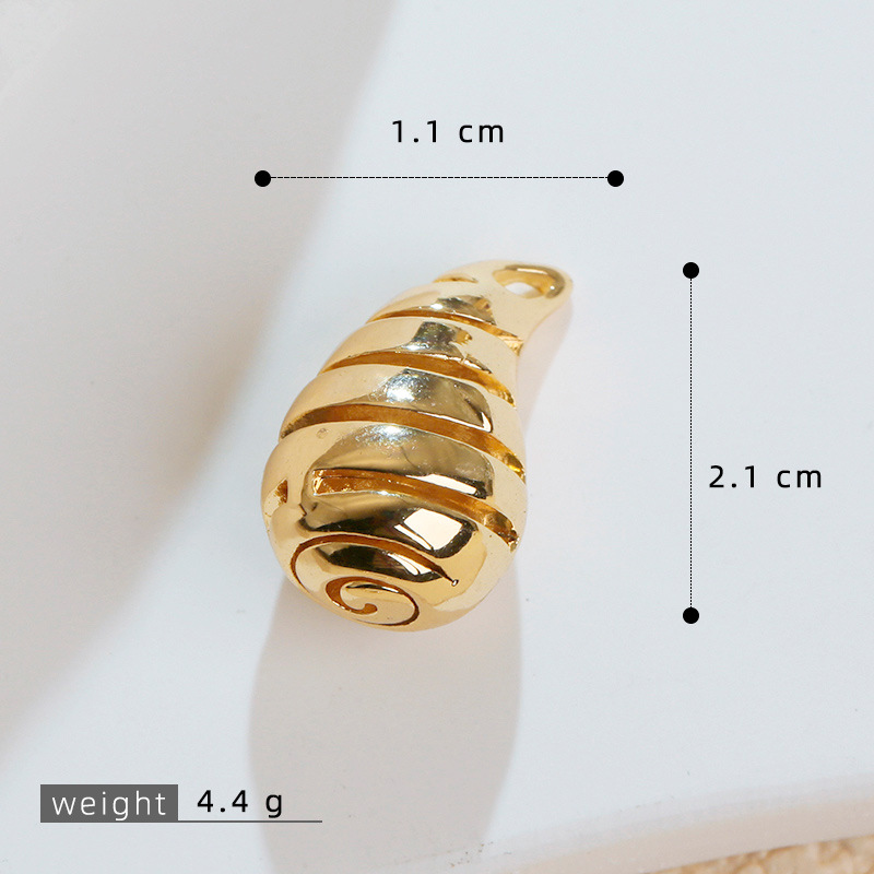 Europa y los Estados Unidos espiral gota de cobre micro incrustación 18K oro chapado retro simple moda transfronteriza colgante de collar de venta caliente de mujer