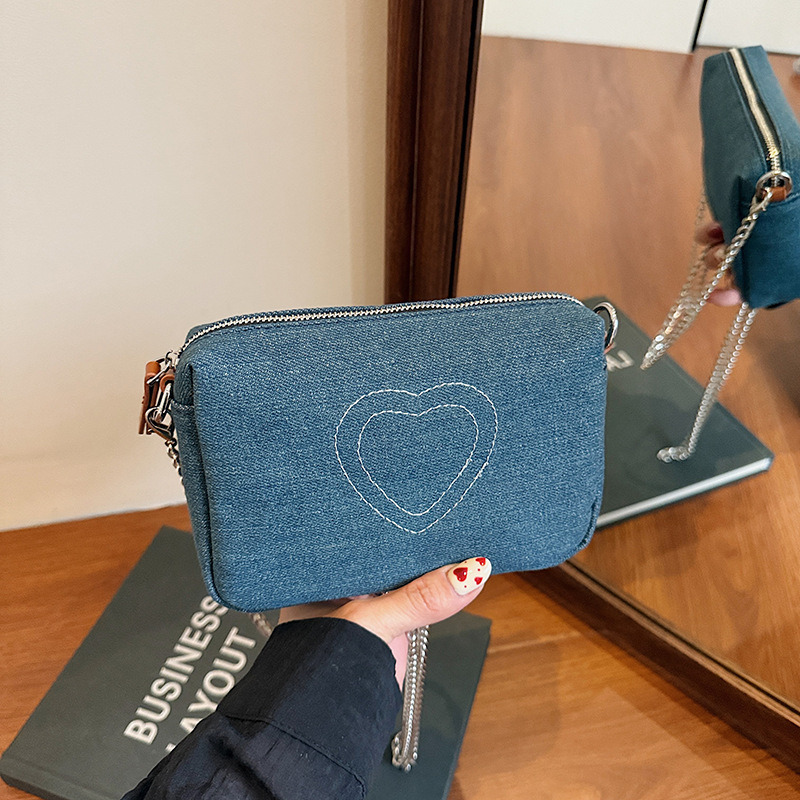 Bolso de cadena de moda coreana 2025 verano nuevo bolso femenino amor bordado bolso de hombro mini bolso de mensajero de mezclilla marea