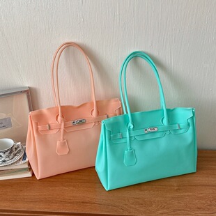 Handheld shoulder bag, capacious one-shoulder bag