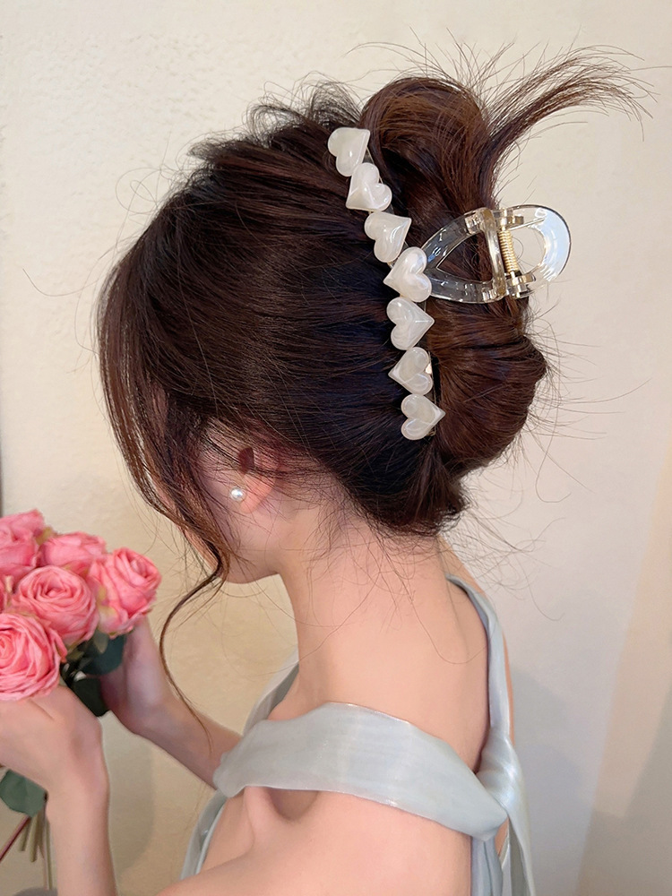 50g Weight Hair Claws Hair Accessories Type 1 Piece Quantity Daily Occasion Plastic Material Heart Shape Pattern Women's Gender Sweet Style Women's Sweet Heart Shape Plastic Hair Claws 3