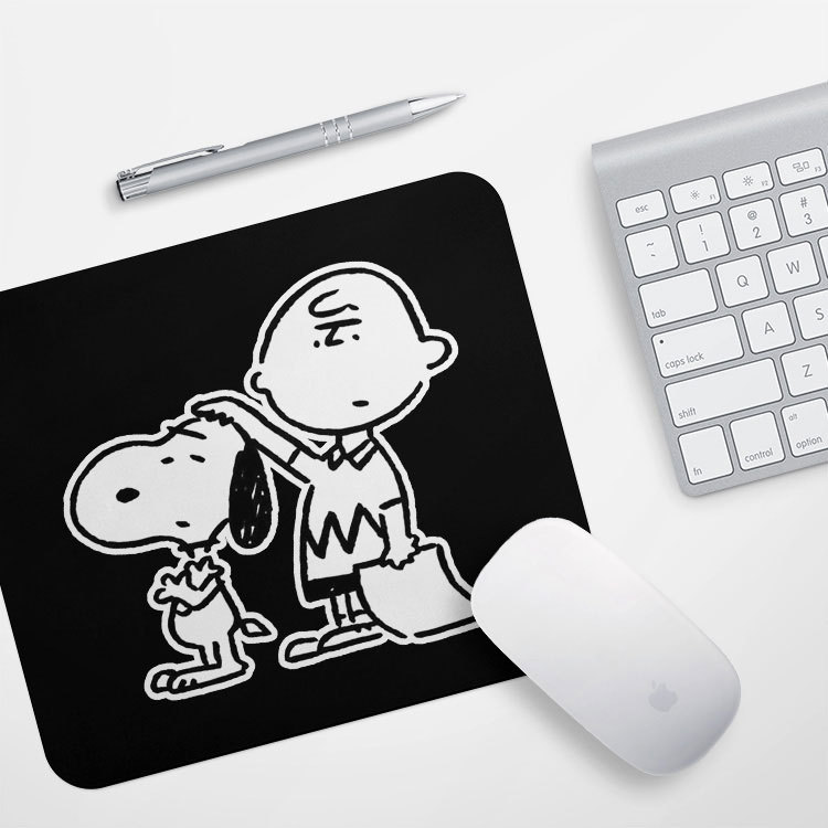 Dibujos animados Snoopy creativo escritorio pad alfombrilla de ratón engrosada antideslizante almohadilla de escritorio de oficina almohadilla de muñeca de tamaño pequeño