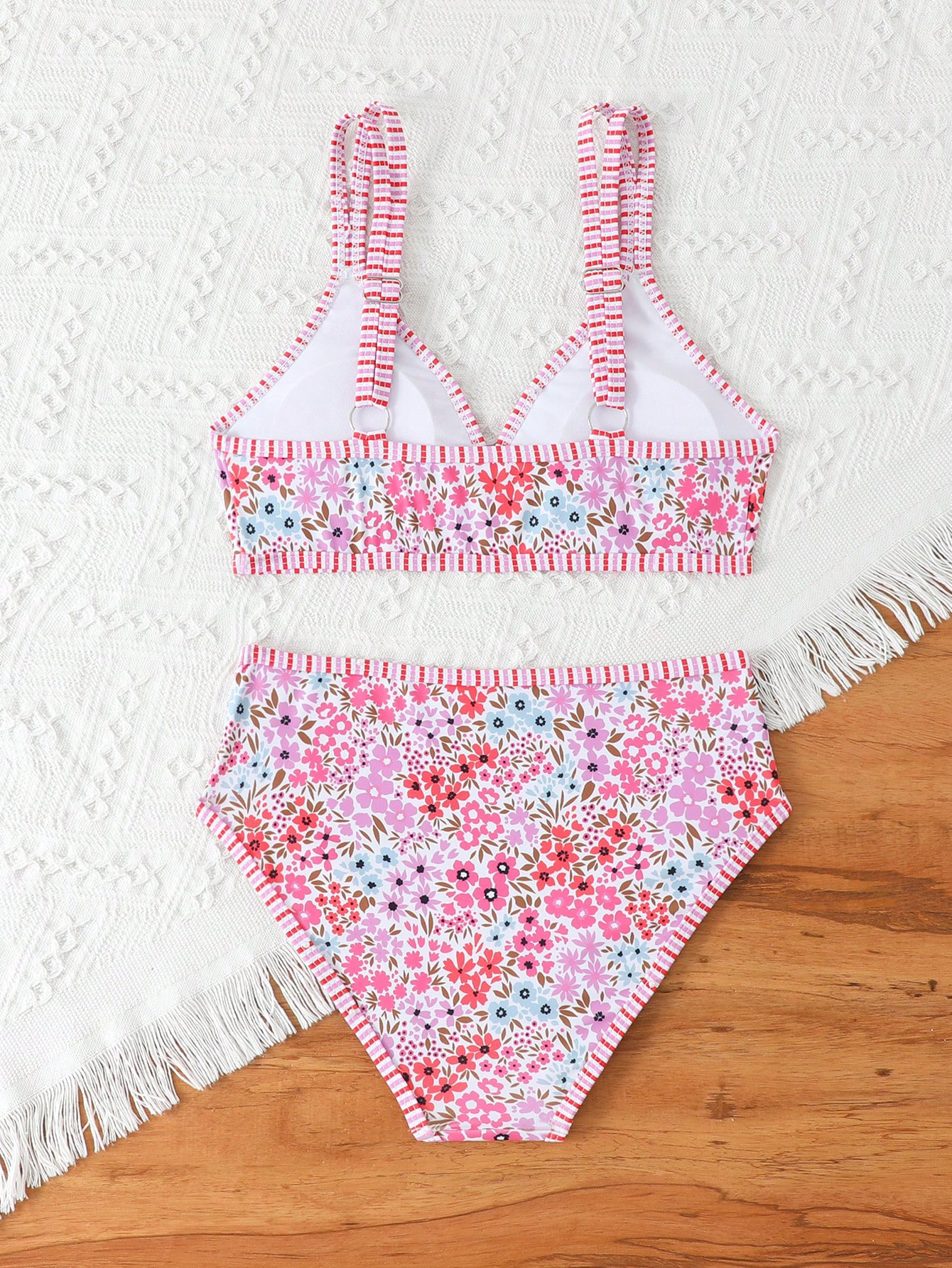 Blommig bikini för flickor med dubbla axelband badkläder_voghion.com