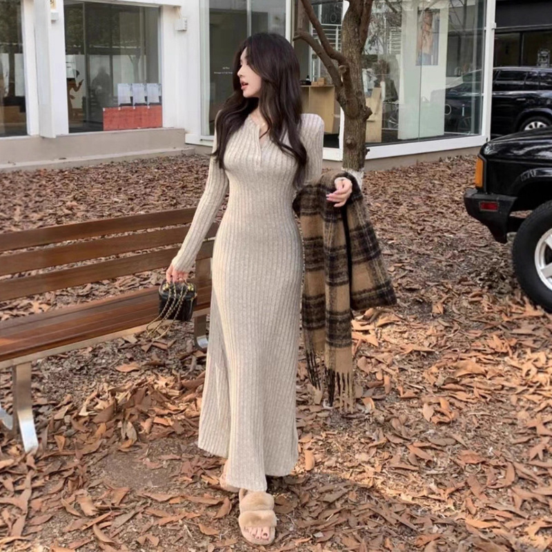 French Style Knitted Sweater Dress for Women Autumn and Winter 2025 New Coat with Bottoming Slim Long Skirt