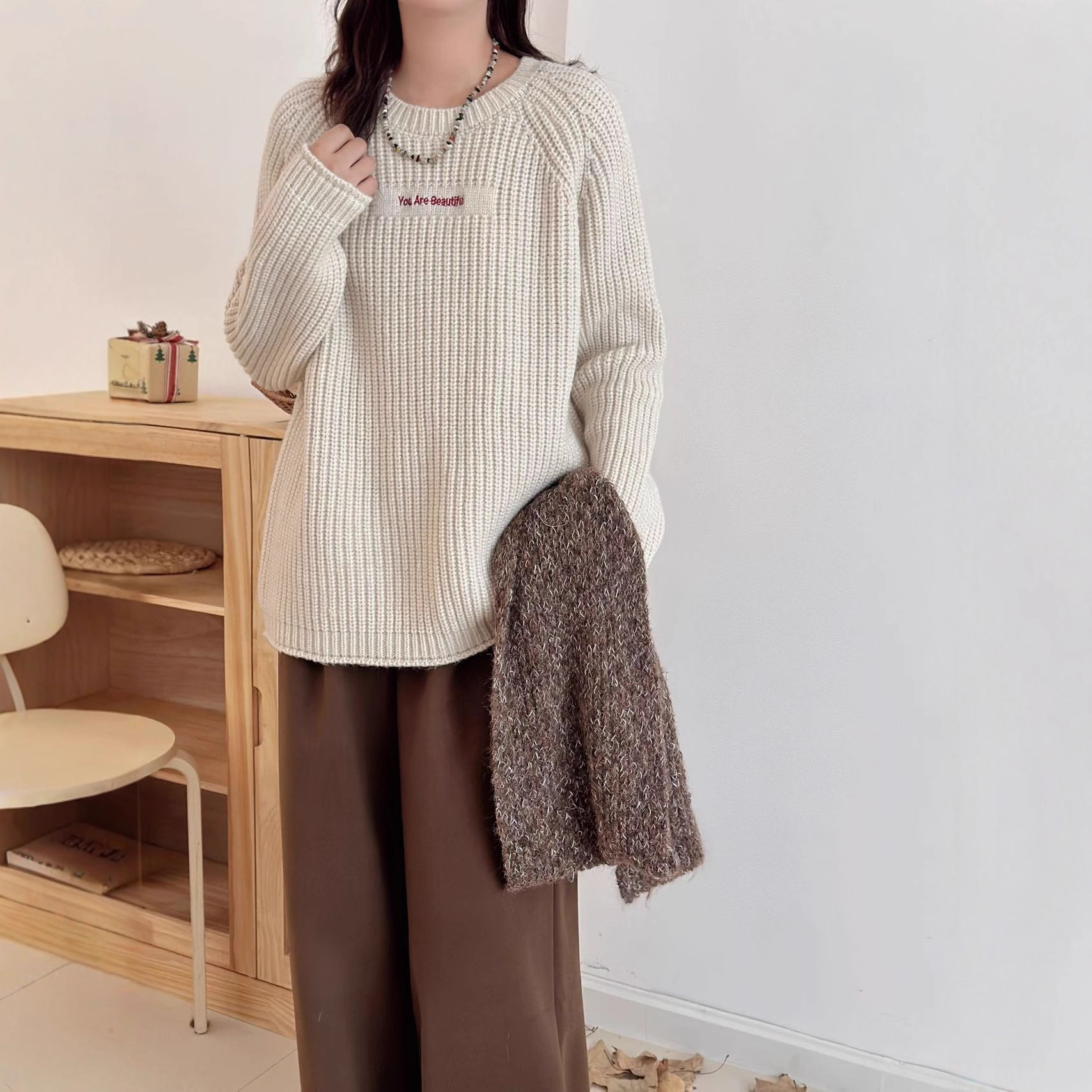 韩系字母刺绣元宝针套头毛衣女2025秋冬新款宽松慵懒休闲针织上衣