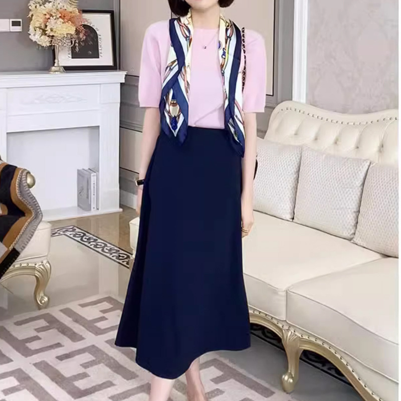 Dahong TikTok [Emily] Spring New Slim A- Shaped Skirt Women's Sagging Small High Waist Umbrella Skirt
