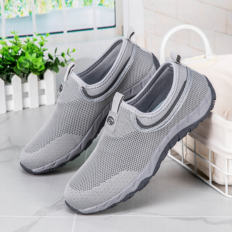 2025 primavera nuevas sandalias de mujer zapatos de madres de mediana edad y zapatos de madres de malla transpirables zapatos de mujer con suela suave zapatos casuales de ancianos