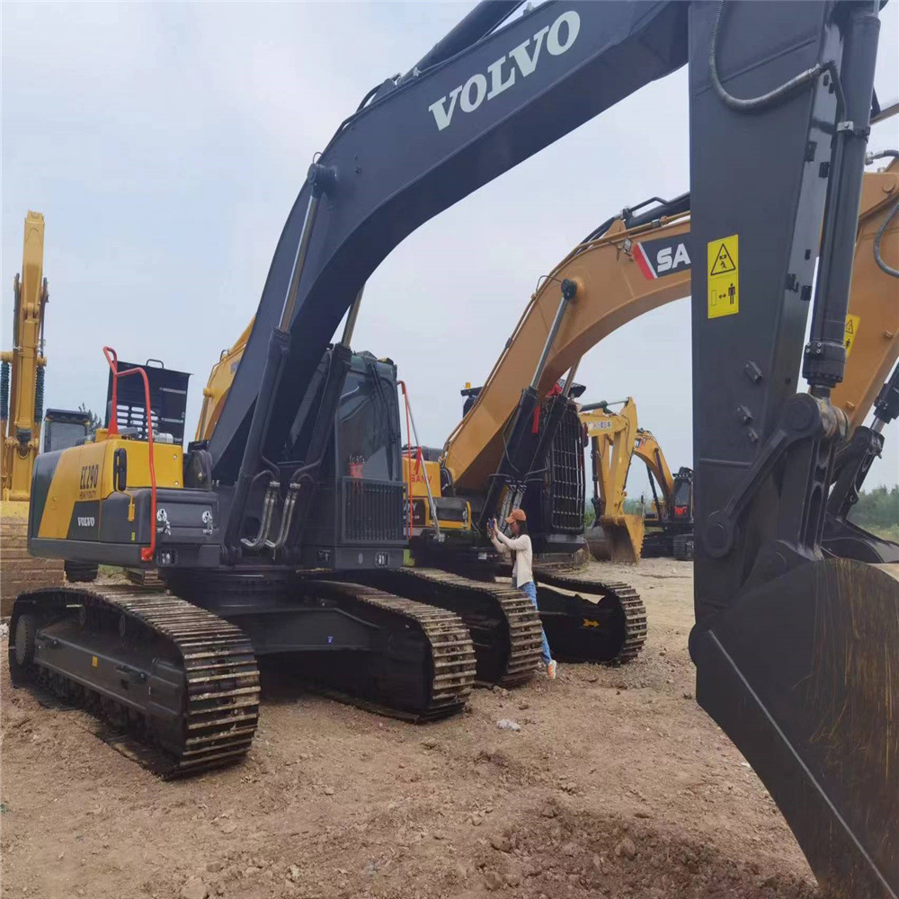 Exportación spot Volvo 210 / 240 / 290 / excavadora diesel tipo rastreo equipo de excavación de tierra grande image 3