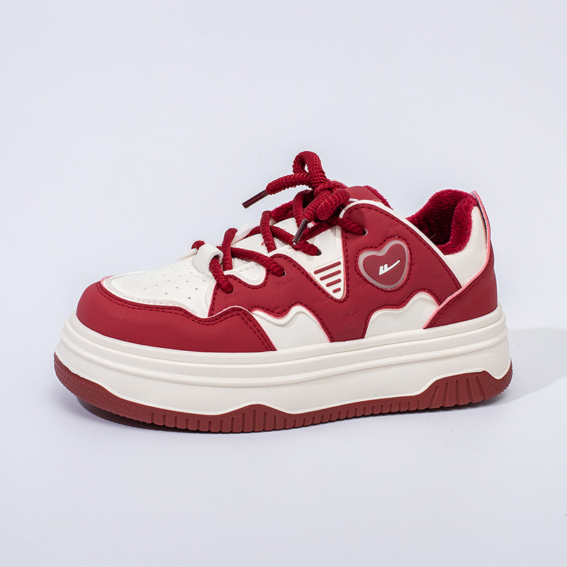 Retorno de terciopelo calentador zapatos de suela gruesa para mujeres nuevos zapatos de algodón de moda de invierno amor zapatos de altura baja zapatos de skate estudiantes de color para mujeres