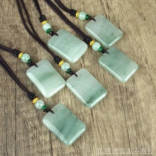 新疆天然金丝玉天山翠无事牌飘花翡翠色平安牌玉牌面包牌会销礼品