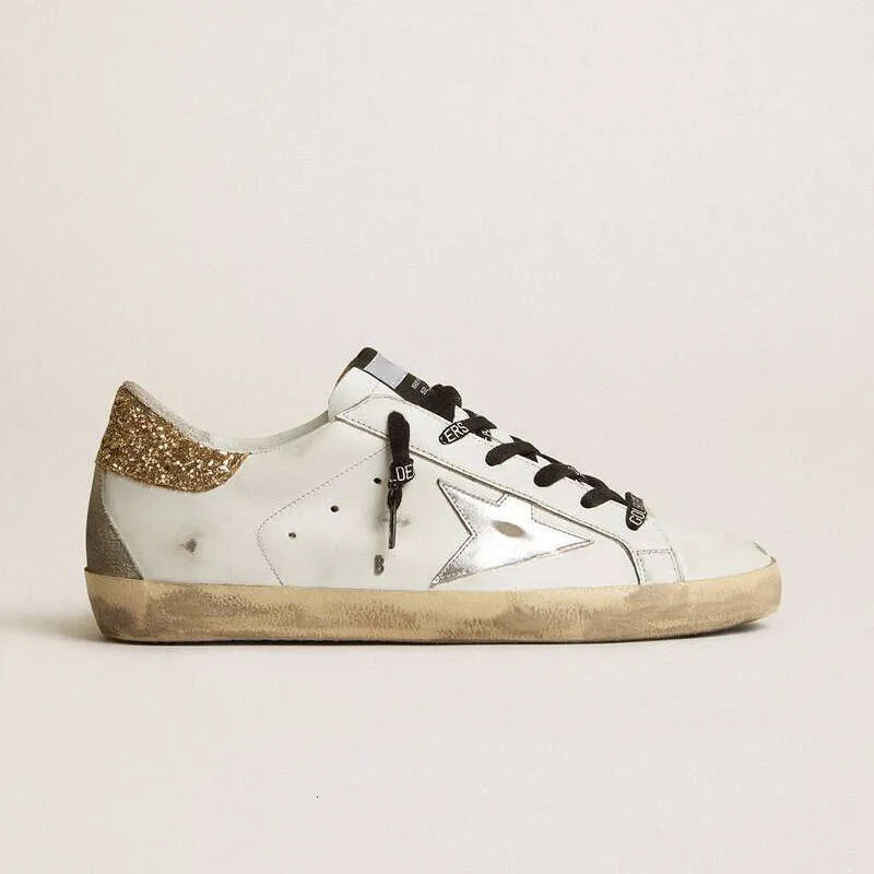 In-Stock Five-Pointed Star Distressed Sneakers 2026 Autumn New Couple Sports Casual Shoes Fashionable Silver Sneakers Trendy Retro