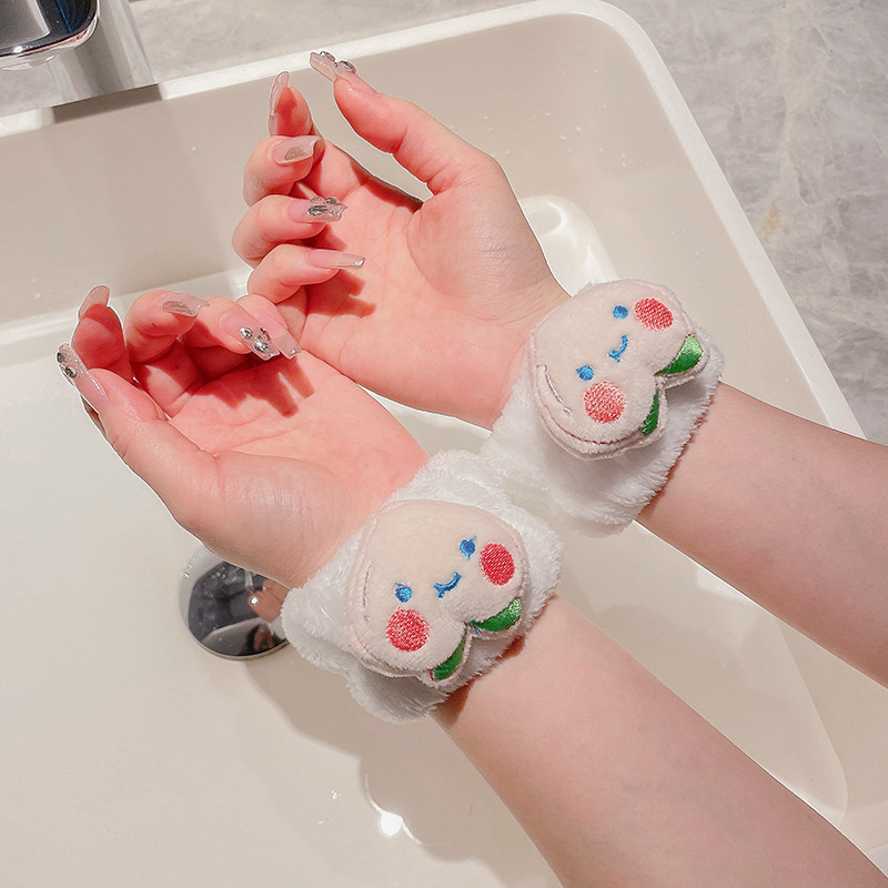 Diadema de felpa de dibujos animados 2025, antideslizante, para maquillaje o spa, estilo lindo