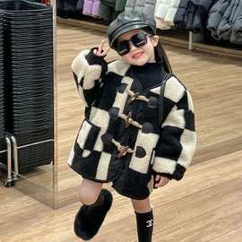 韩版童装儿童2023冬季新加绒加厚黑白大格子牛角扣羊羔绒保暖外套