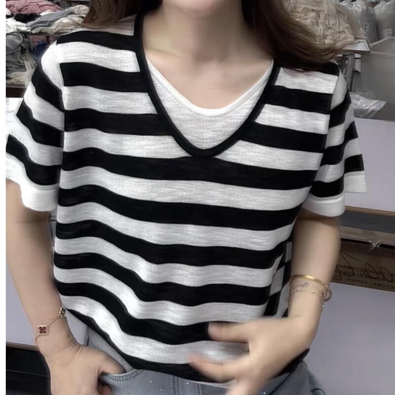2026 New Style Fake Two-Piece Striped Casual Loose Plus-Size Youthful Slimming Stylish Fashionable Knit T-Shirt 2026 New Style Fake Two-Piece Striped Casual Loose Plus-Size Youthful Slimming Stylish Fashionable Knit T-Shirt