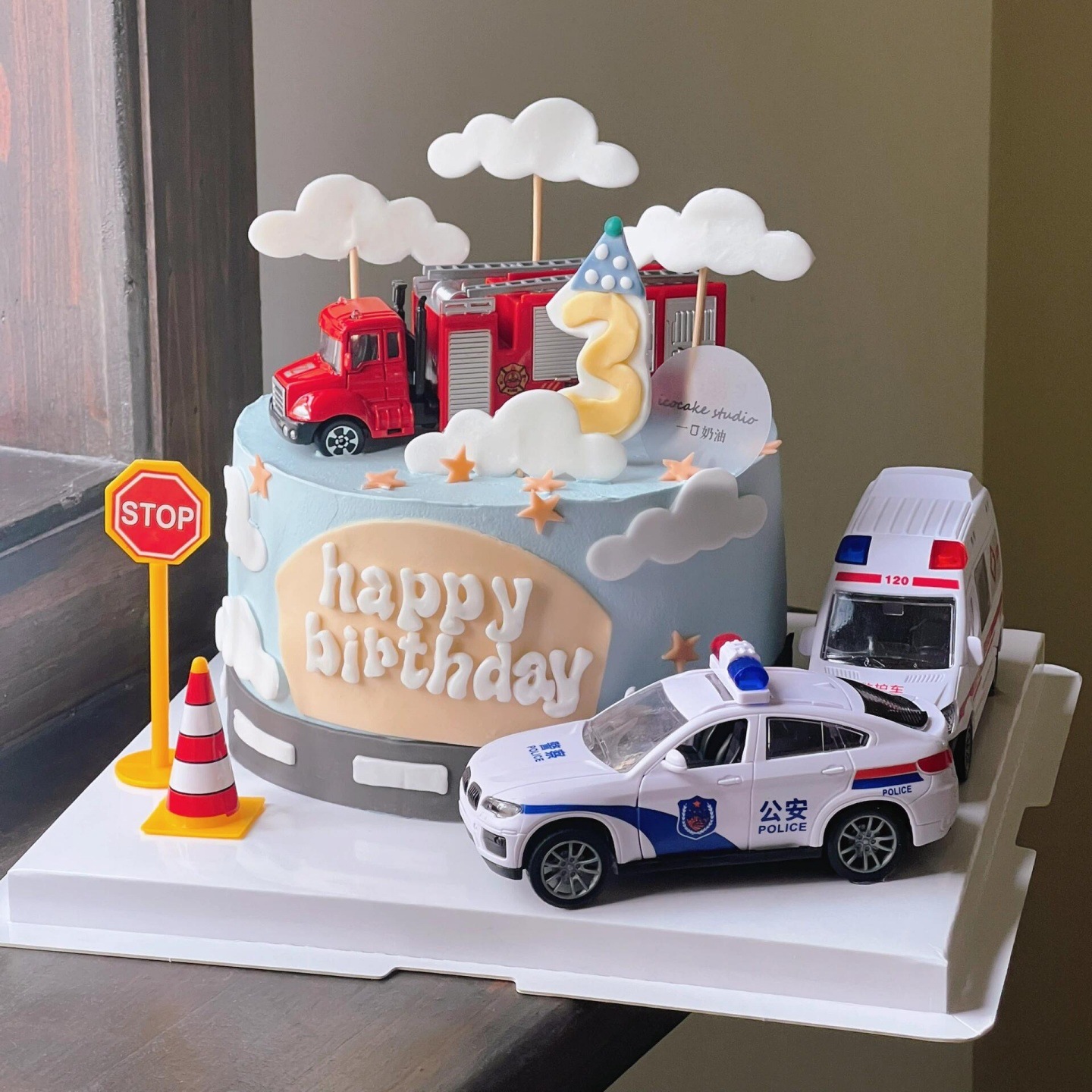 Red de Internet camión de bomberos decoración de pasteles coche de policía ambulancia niños niños niños fiesta de cumpleaños complemento para hornear
