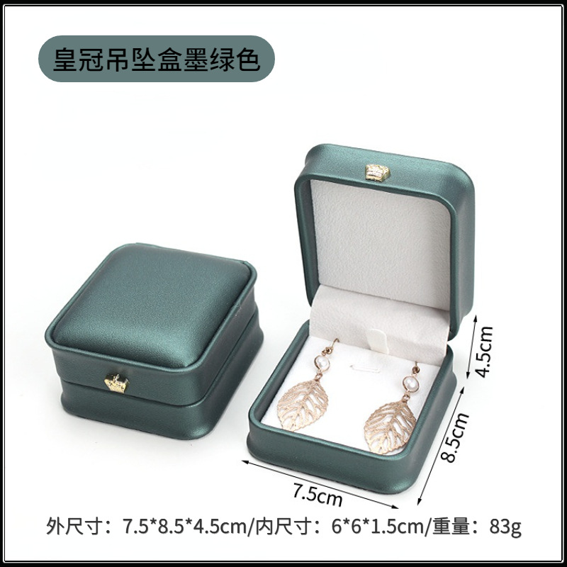 짙은 녹색 펜던트 상자, 싱글