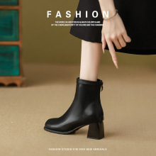 �߸�ѥŮ������ѥ��ʽ��ɫ��Ͳ�ָ���Ƥ�ﶬ��ƽ����6cm������ѥ