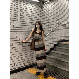 针织条纹吊带连衣裙子秋季2025新款女装小个子法式长裙美拉德穿搭