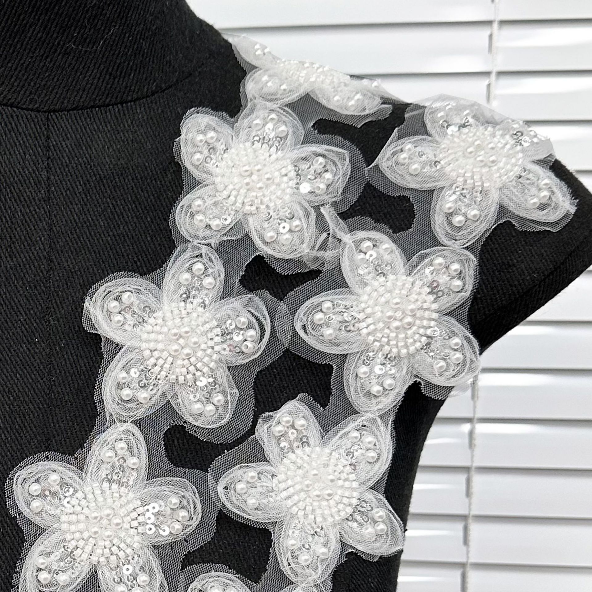 Parche blanco para niños, zapatos, sombreros, bolsos, sombreros, accesorios para el cabello, accesorios decorativos, nuevos accesorios de flores pequeñas de código de barras al por mayor