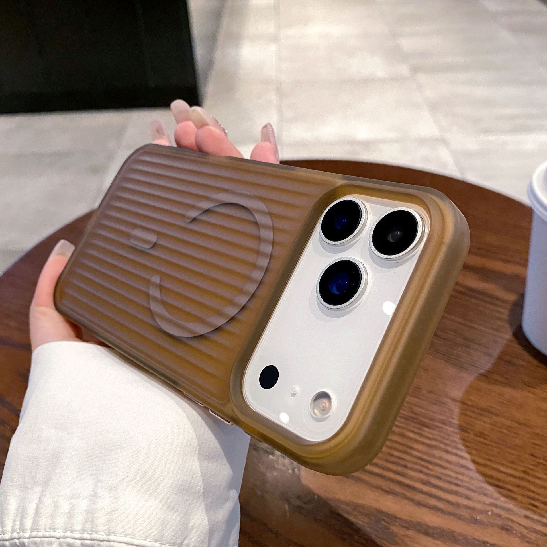 Nuevo patrón ondulado de alta calidad 2 en 1 para Apple 17 proMax caso de teléfono iPhone 16 amortiguado