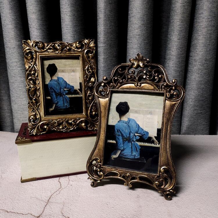Retro photo frame for living room