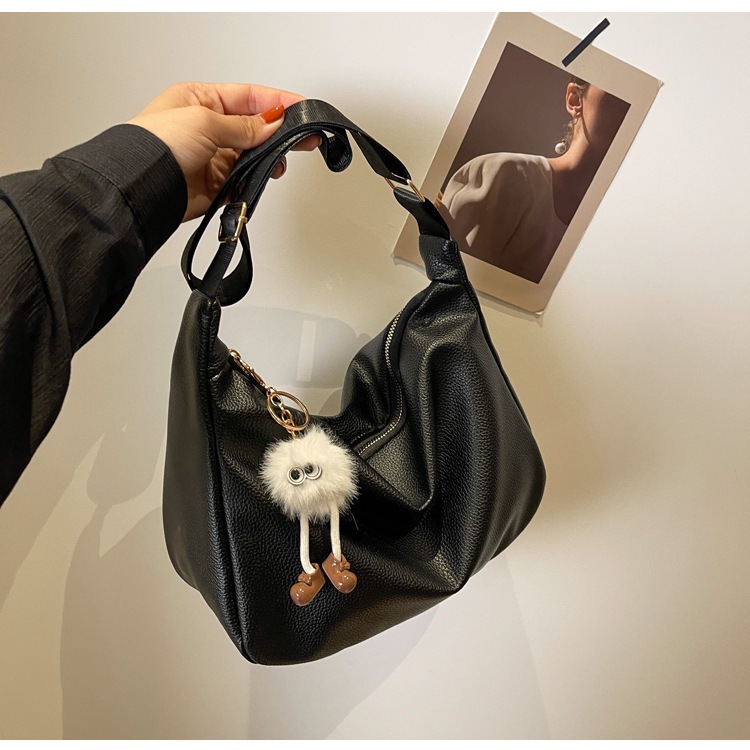 Bolso popular de este año para mujeres 2024 nuevo blando PU ancho cinturón de hombro mochila ins textura mochila de hombro