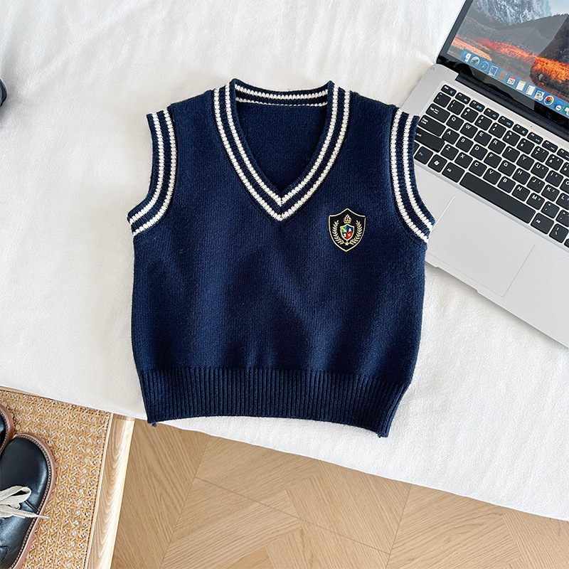 Nausicaa del viento 2024 otoño nueva ropa para niños versión coreana de la serie de combinación de estilo universitario traje de todo fósforo para niños