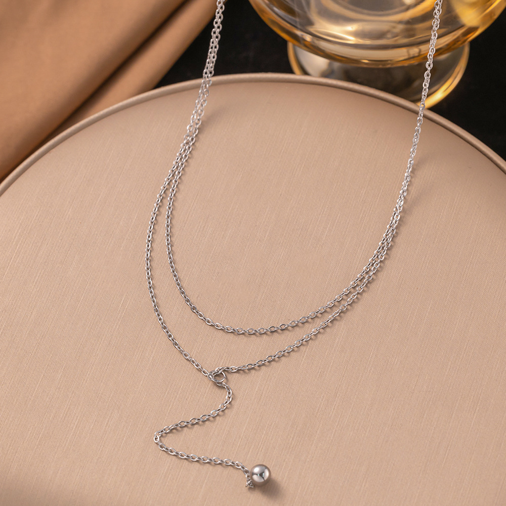[collar de acero de titanio dorado + acero] collar de amor de nicho con cadena de clavícula avanzada en la moda de lujo ligero femenino