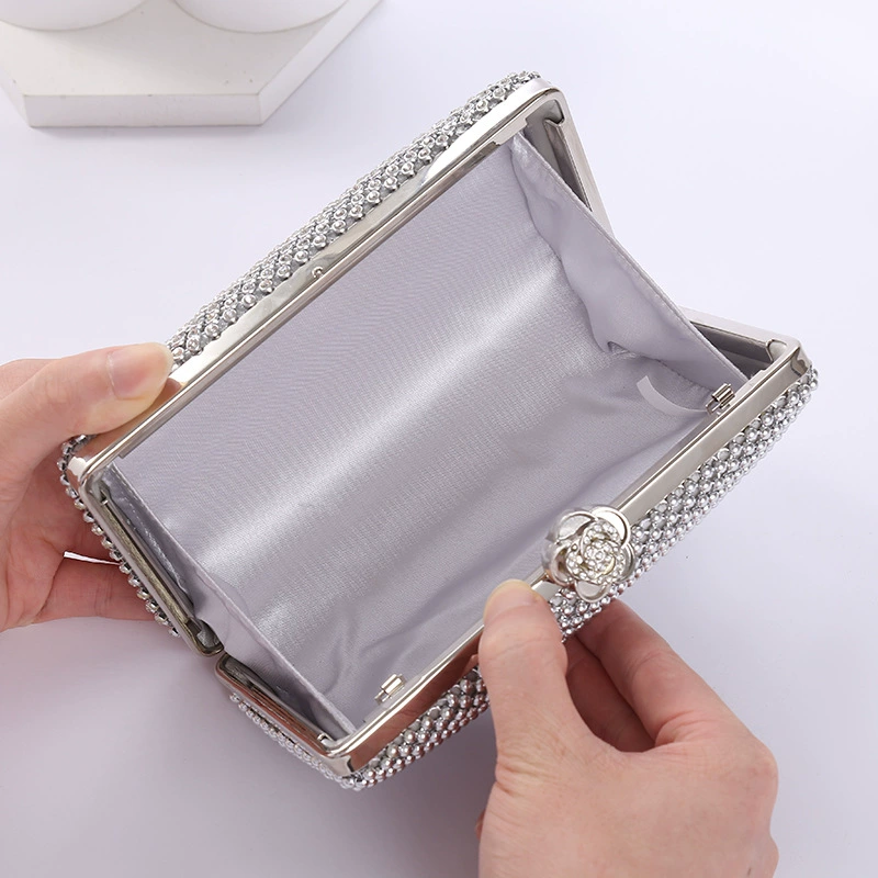  Fashionable silver small clutch bag to go out, for import, food bag