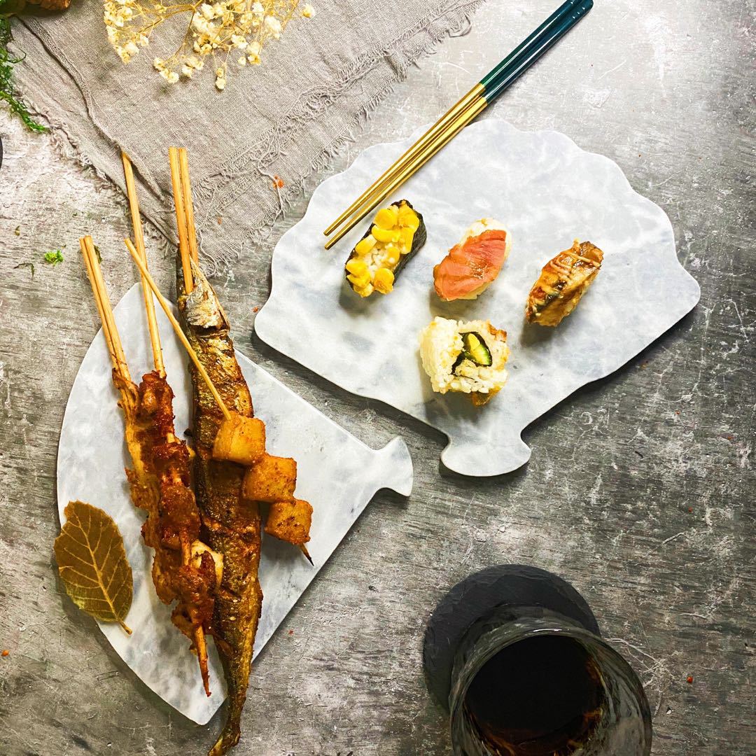 Europeo y americano en forma de abanico bandeja de mármol natural ins postre plato occidental plato de sushi japonés plato irregular