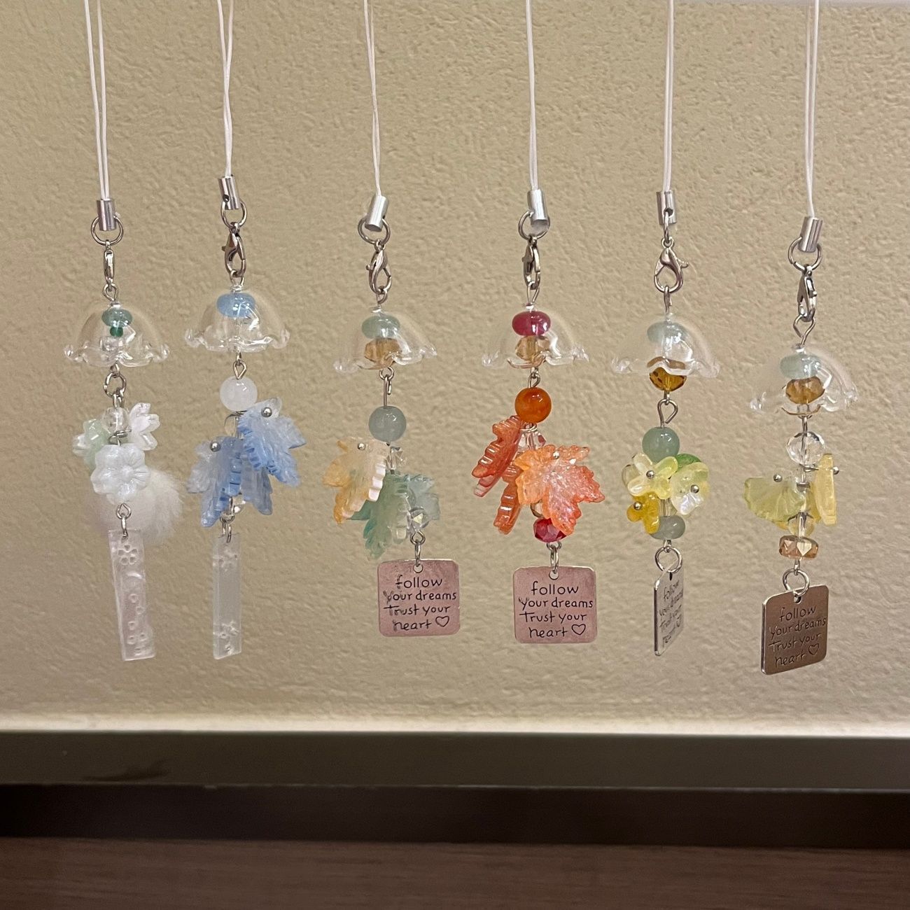 Spring and summer fresh osmanthus, jasmine, maple leaf, wind chime pendants, sweet girly bag and phone chain, healing-style hanging ornaments, gifts