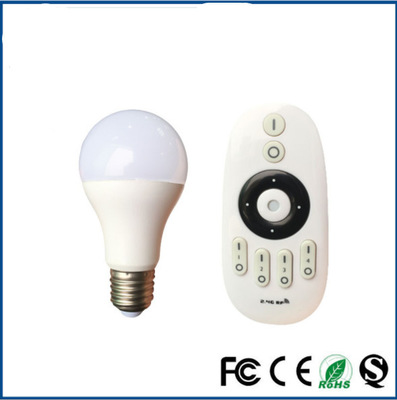 6 Вт шариковой свет 2,4 г шарика CT/WW Цвет теплой и белой 2,4 г дистанционного управления лампочками Smart Lack