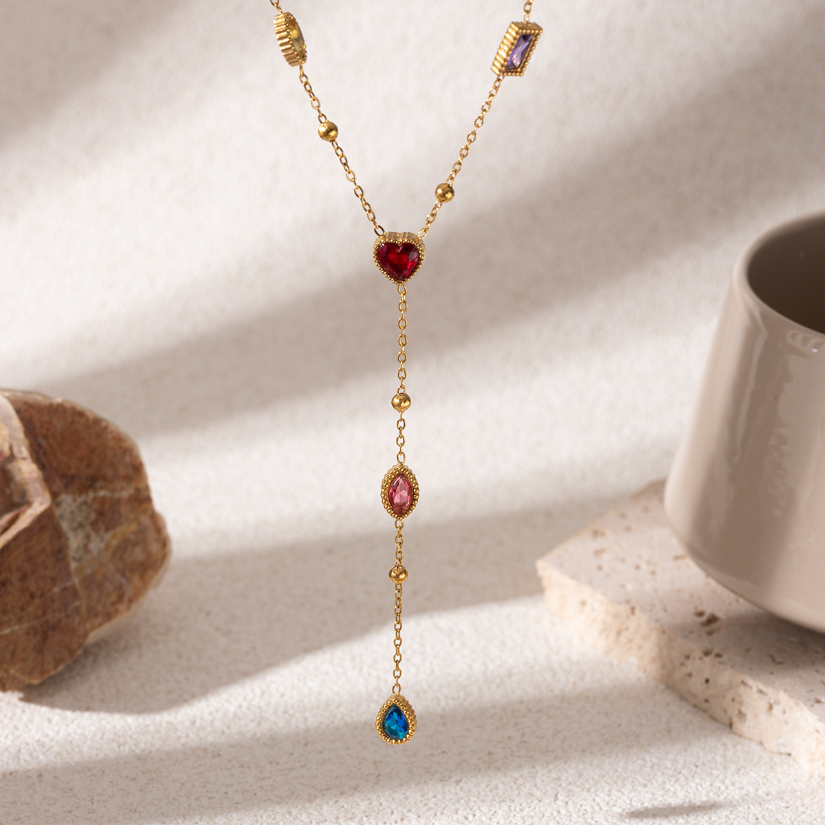 Alta Europa y los Estados Unidos Acero inoxidable transfronterizo Collar de color Zircon Lingerie Colgante de lujo largo Ti cadena de clavícula no se desvanece