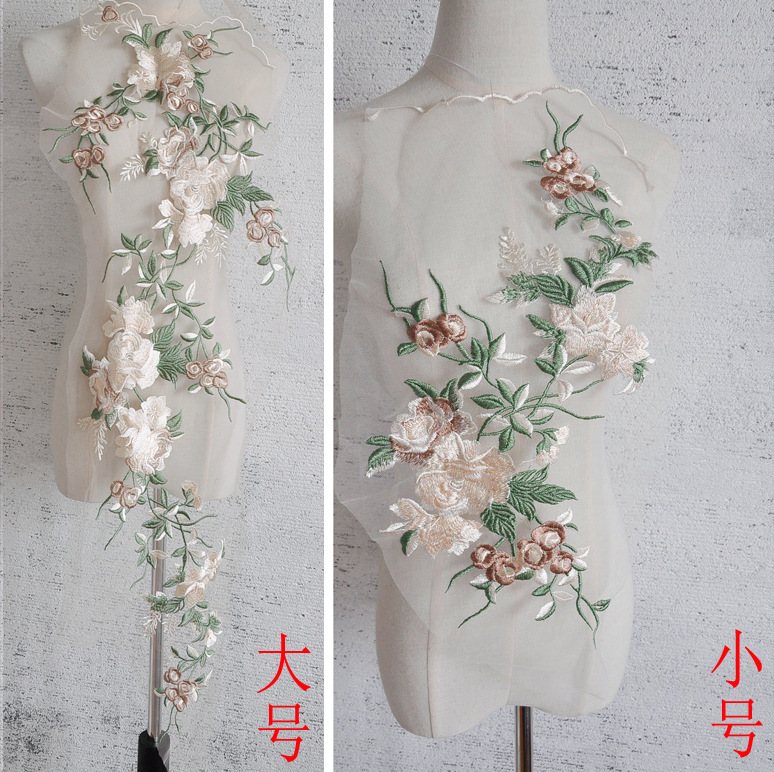 Hecho a mano pegatinas de encaje DIY color cheongsam vestido de noche accesorios flores rosa flores verdes bordadas parches de rosa image 1
