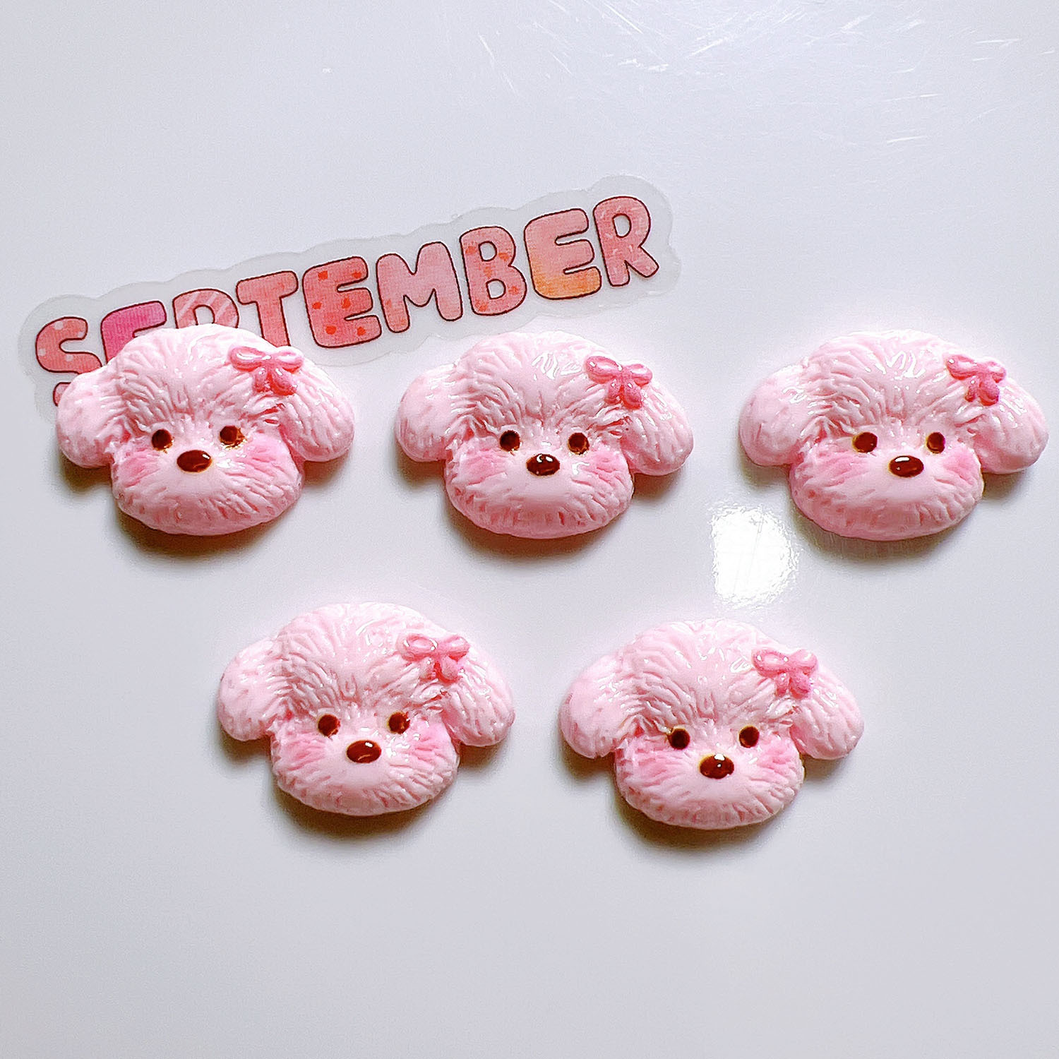 樹脂ジュエリーアクセサリー卸売 diy 携帯電話ケースクリーム接着剤装飾ヘアピン靴と衣類のアクセサリー水カップステッカーテリア