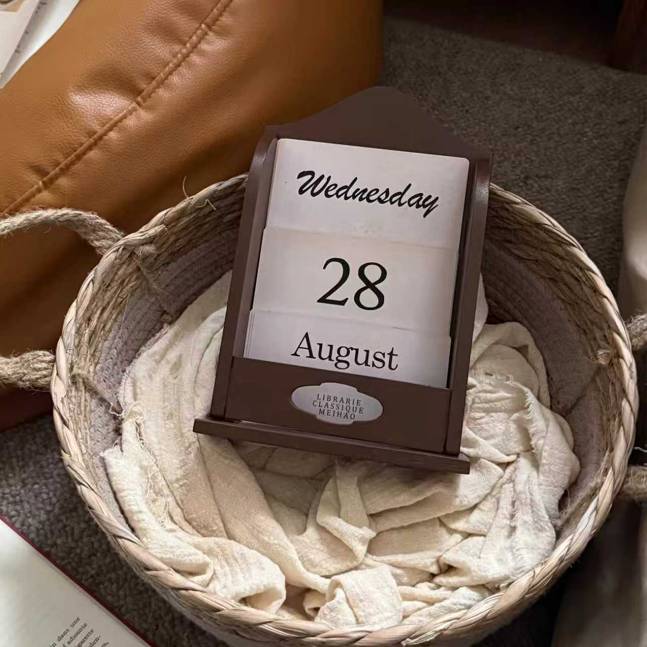 Calendario Perpetuo de Madera de Madera Maciza, para Oficina y Decoración del Hogar image 4